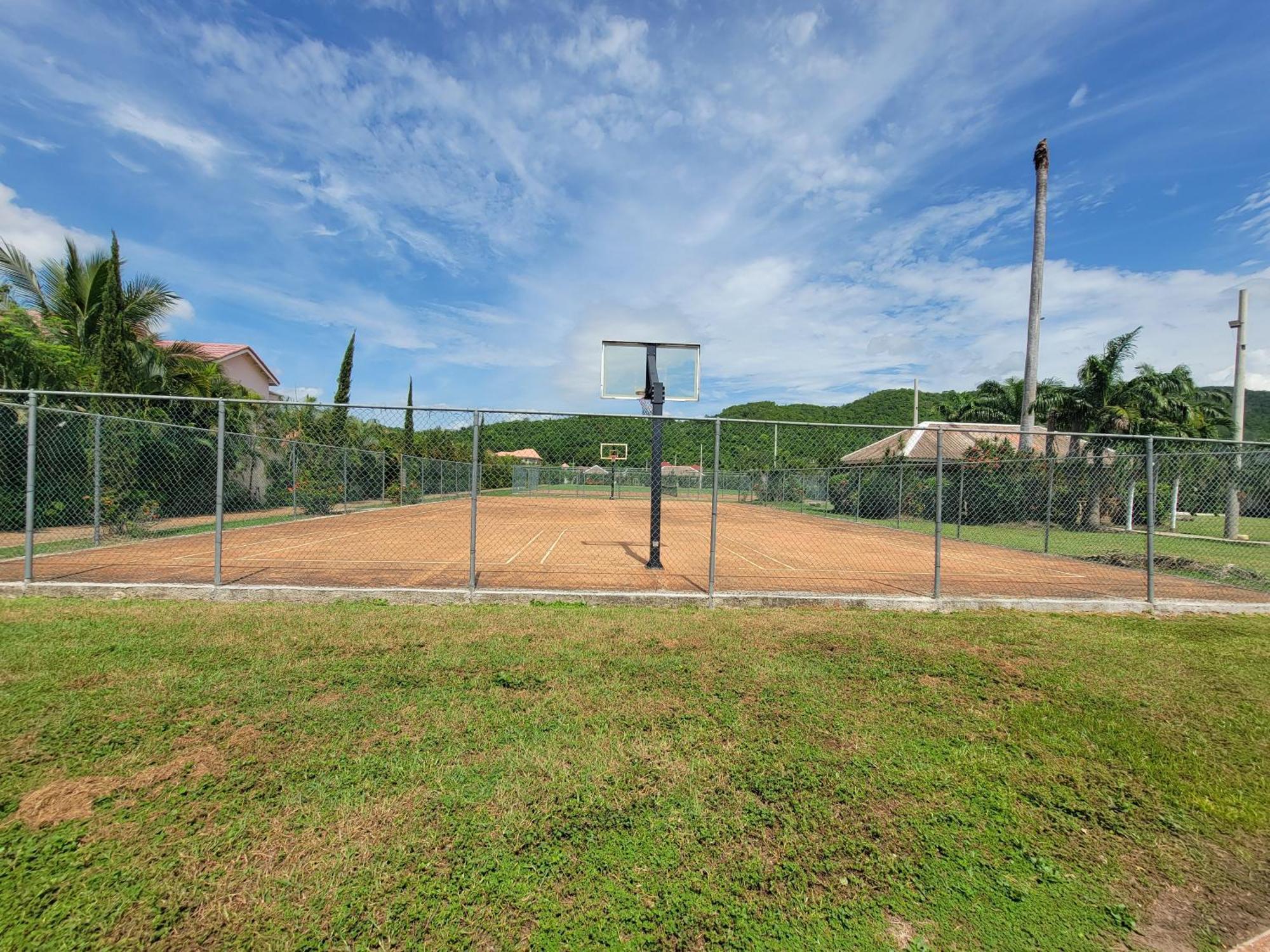 Comfortable Strategic Lodging Quarters Spanish Town Exterior foto