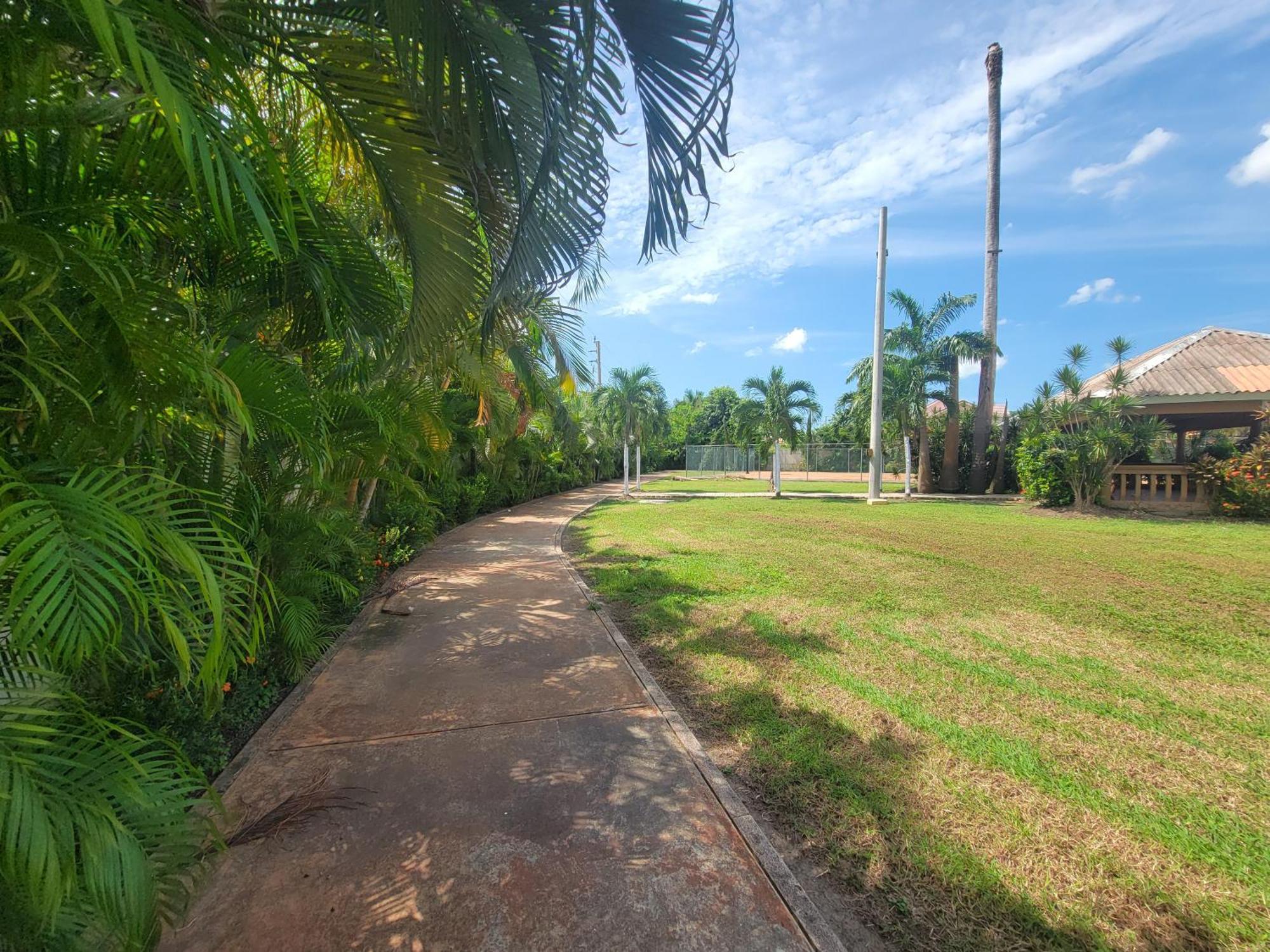 Comfortable Strategic Lodging Quarters Spanish Town Exterior foto