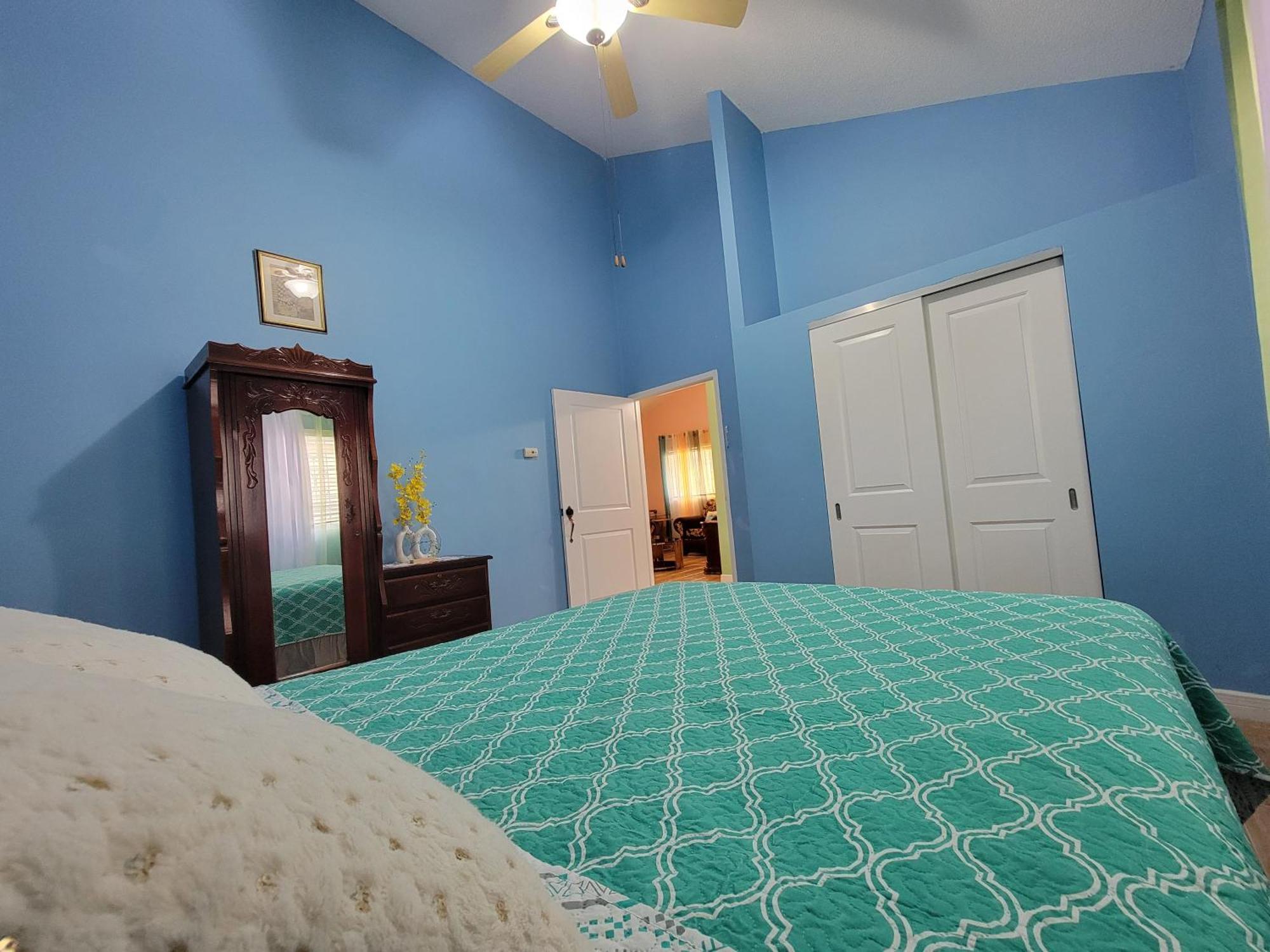 Comfortable Strategic Lodging Quarters Spanish Town Exterior foto
